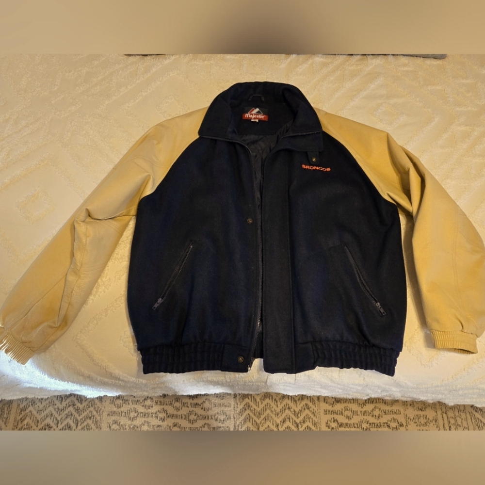 Mens Vintage Denver Broncos Wool and Leather jacket. 2XL.